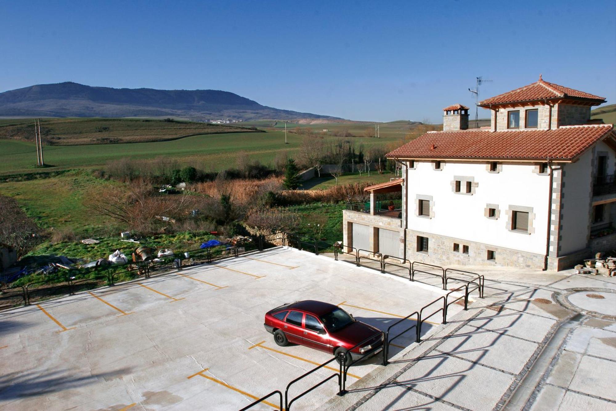 Hotel Agorreta Salinas De Pamplona Esterno foto