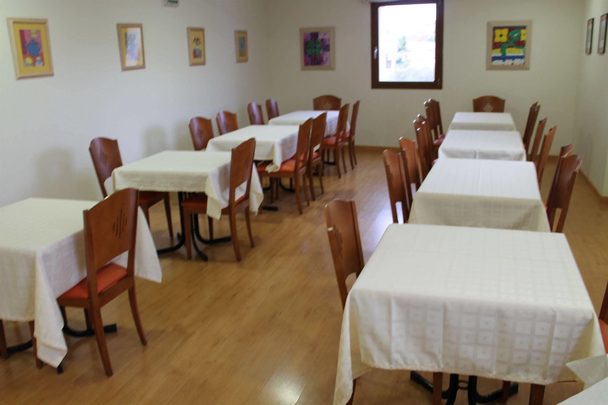 Hotel Agorreta Salinas De Pamplona Esterno foto